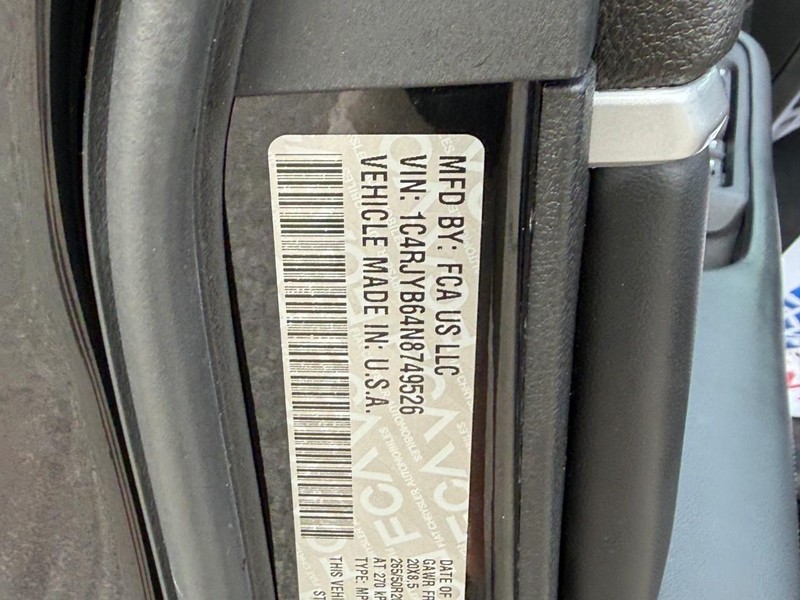 Jeep Grand Cherokee 4xe Vehicle Full-screen Gallery Image 25