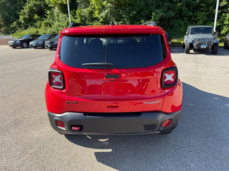 Jeep Renegade Vehicle Image 09