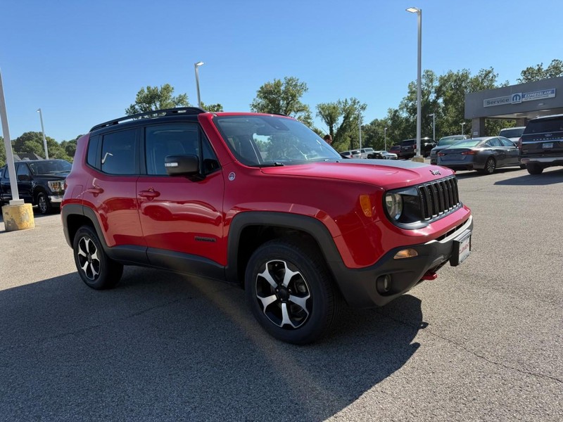 Jeep Renegade Vehicle Image 12