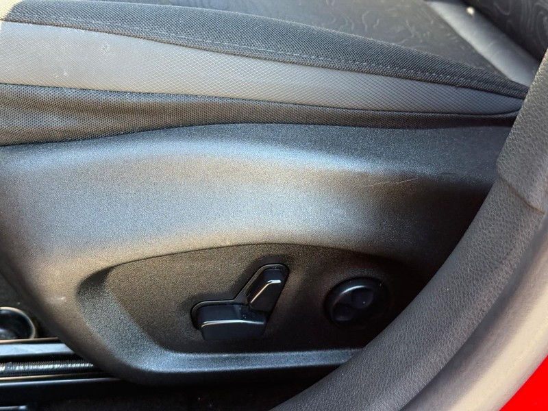 Jeep Renegade Vehicle Image 22