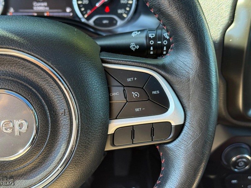 Jeep Renegade Vehicle Image 24