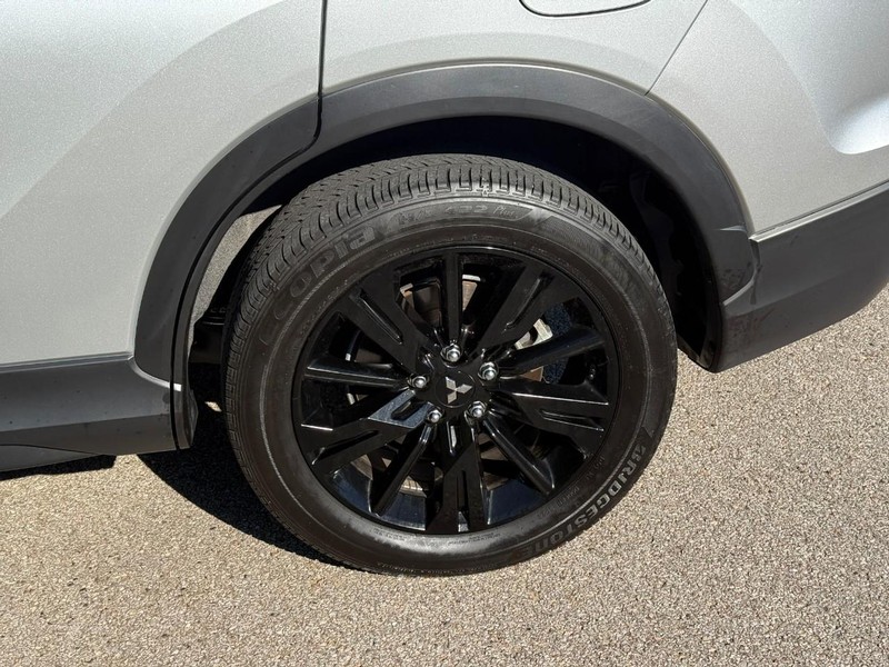 Mitsubishi Eclipse Cross Vehicle Image 05