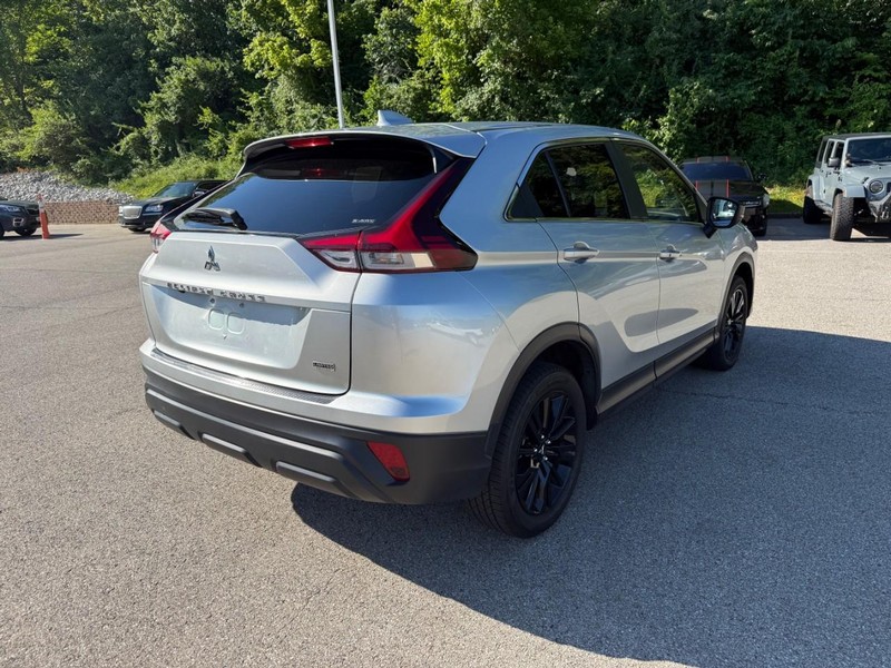 Mitsubishi Eclipse Cross Vehicle Image 09