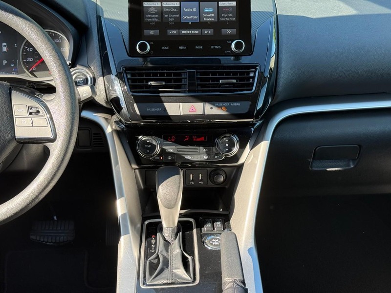 Mitsubishi Eclipse Cross Vehicle Image 17