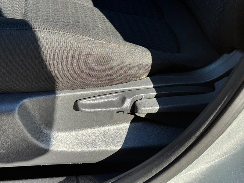 Mitsubishi Eclipse Cross Vehicle Image 22