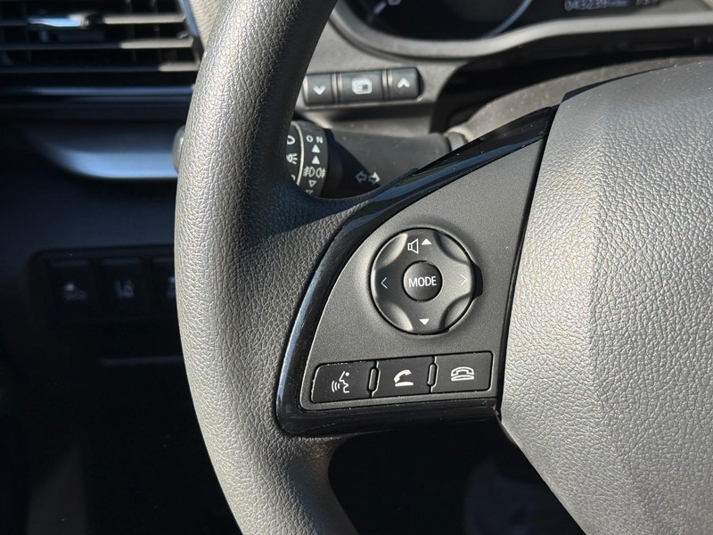 Mitsubishi Eclipse Cross Vehicle Image 23