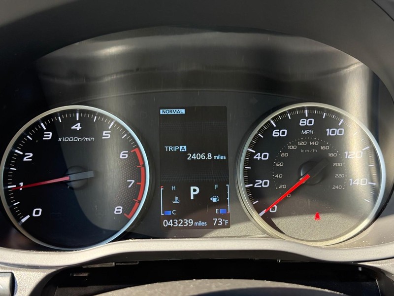 Mitsubishi Eclipse Cross Vehicle Image 25