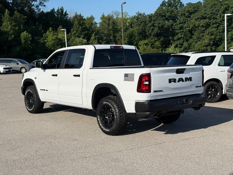 Ram 1500 Vehicle Full-screen Gallery Image 3