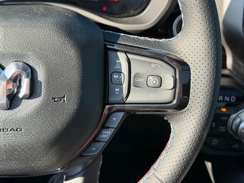Ram 1500 Vehicle Full-screen Gallery Image 15
