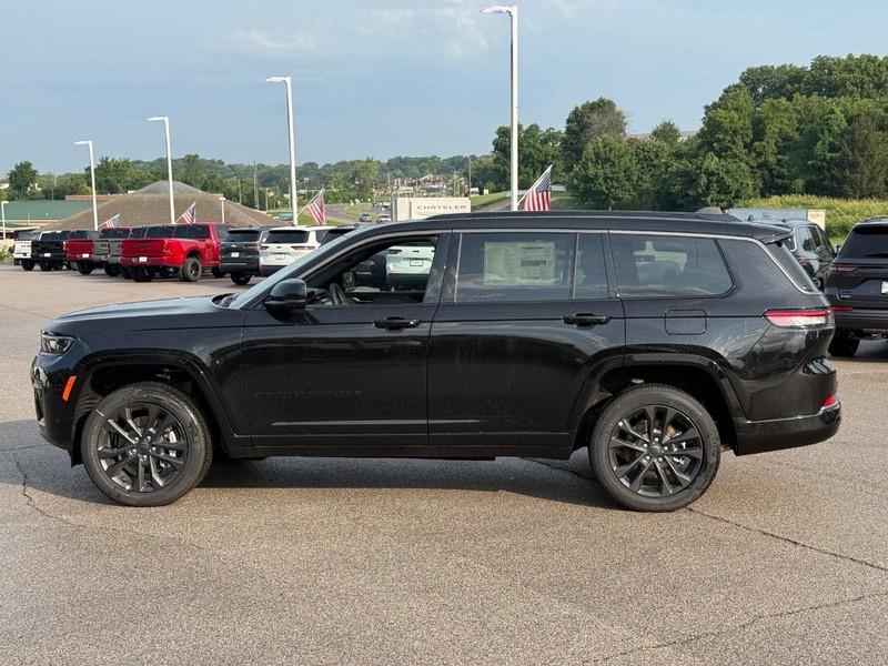 Jeep Grand Cherokee L Vehicle Image 03