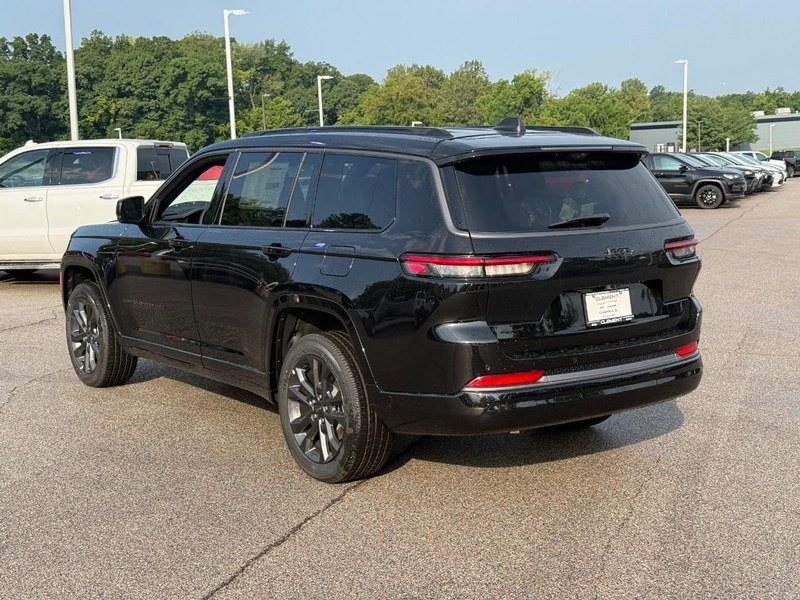 Jeep Grand Cherokee L Vehicle Image 04