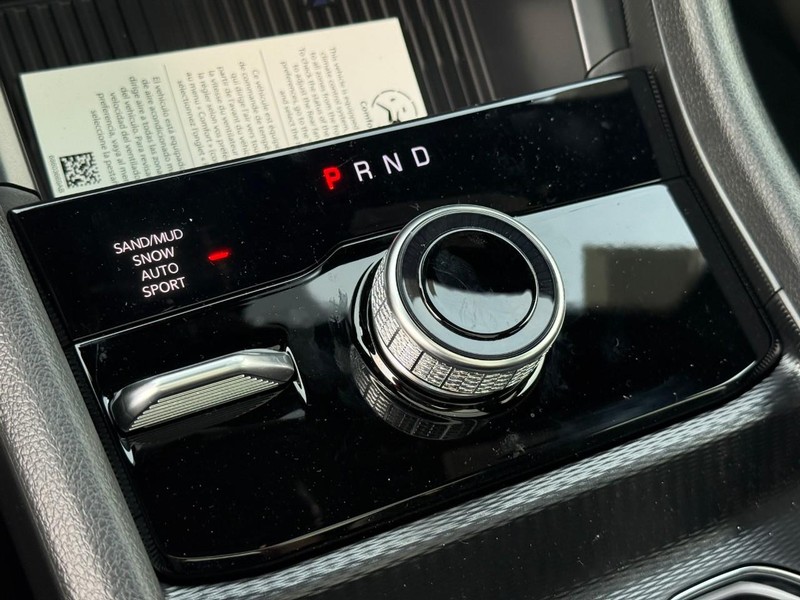 Jeep Grand Cherokee L Vehicle Image 20