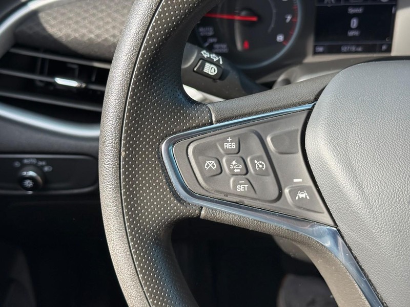 Chevrolet Malibu Vehicle Full-screen Gallery Image 17