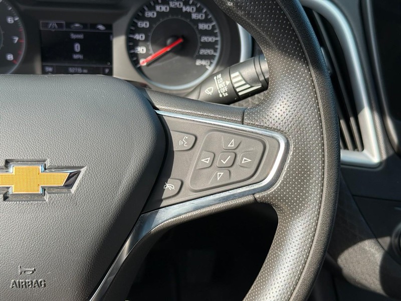 Chevrolet Malibu Vehicle Full-screen Gallery Image 18