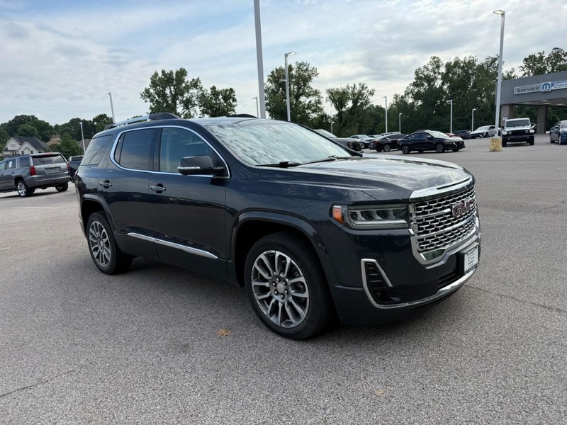 GMC Acadia Vehicle Image 12