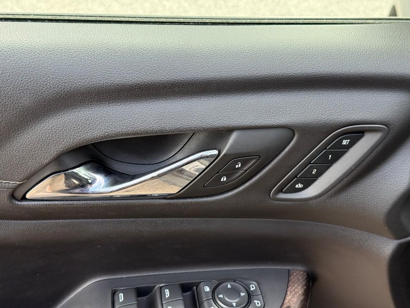 GMC Acadia Vehicle Image 20