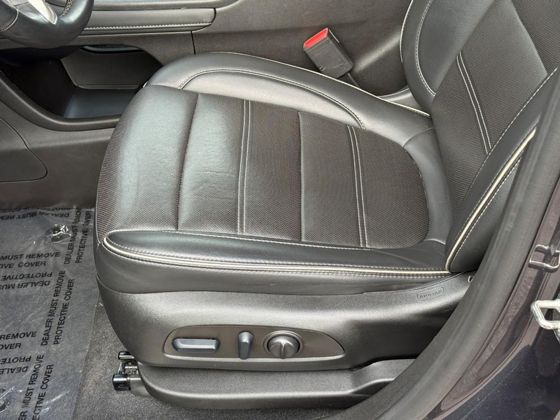 GMC Acadia Vehicle Image 21