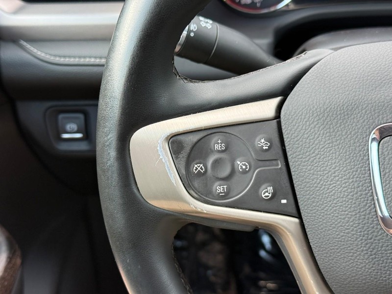 GMC Acadia Vehicle Image 23
