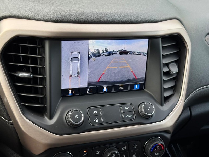 GMC Acadia Vehicle Image 27