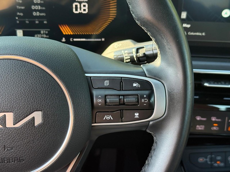 Kia K5 Vehicle Full-screen Gallery Image 20