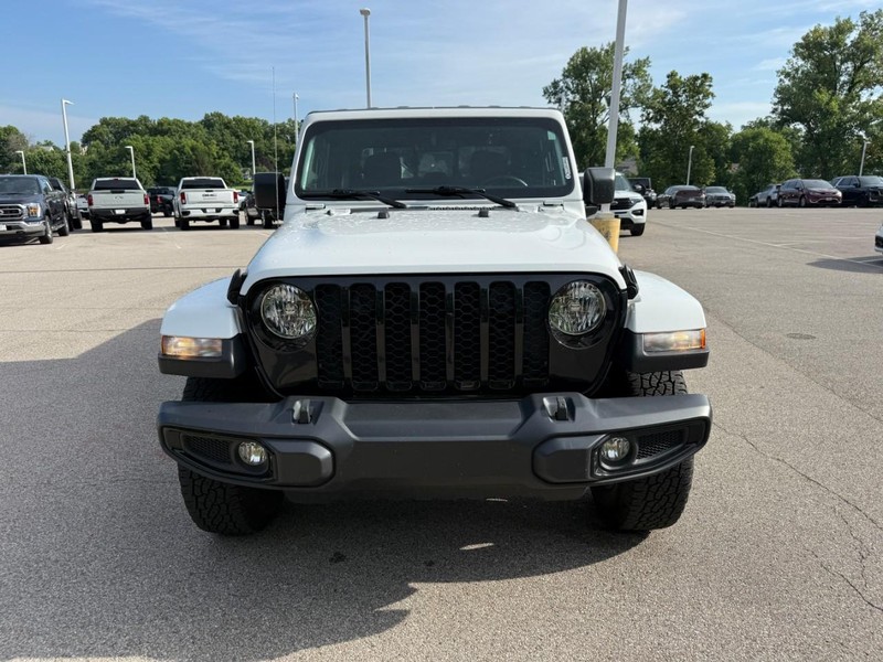 Jeep Gladiator Vehicle Full-screen Gallery Image 9