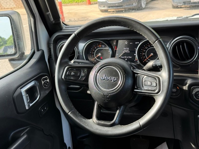 Jeep Gladiator Vehicle Full-screen Gallery Image 12