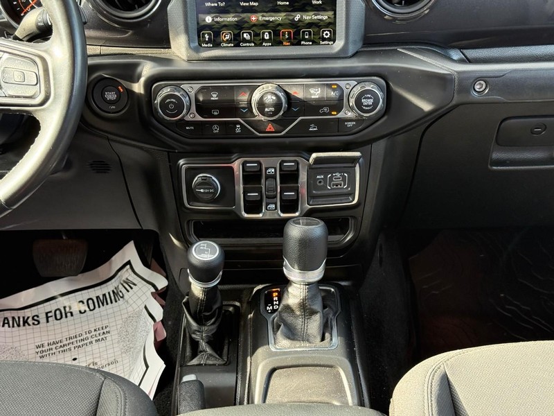 Jeep Gladiator Vehicle Full-screen Gallery Image 14