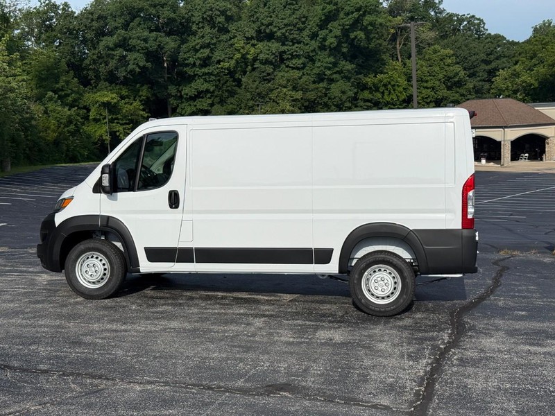 Ram ProMaster Cargo Van Vehicle Full-screen Gallery Image 2