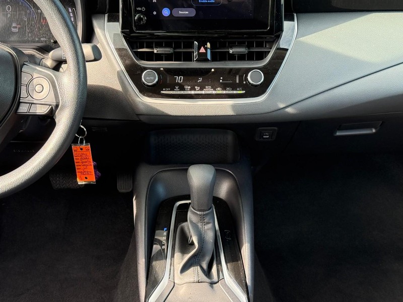 Toyota Corolla Vehicle Image 14
