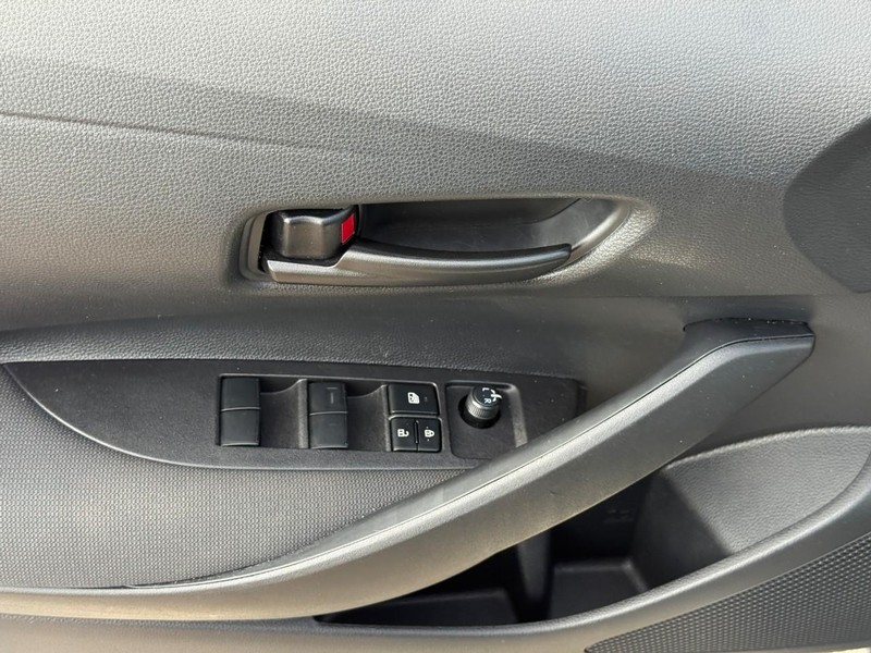 Toyota Corolla Vehicle Image 16