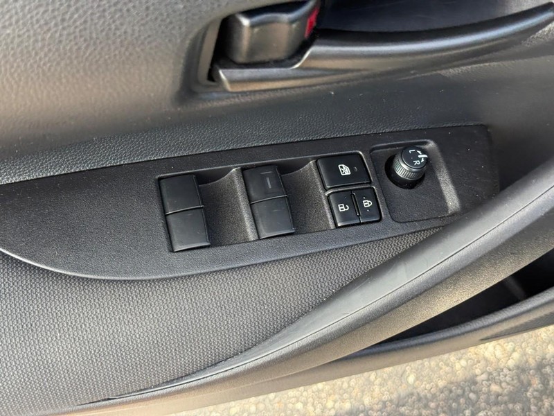 Toyota Corolla Vehicle Image 17