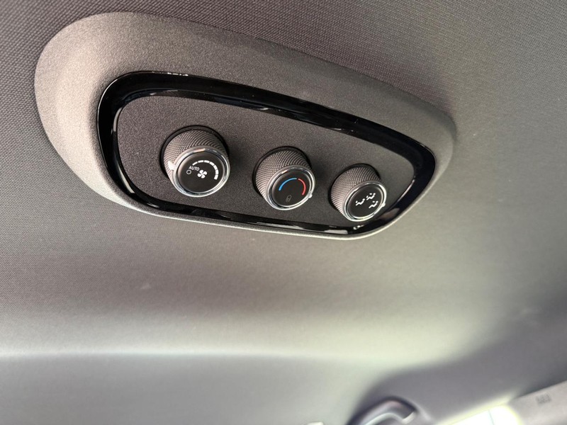 Dodge Durango Vehicle Image 16