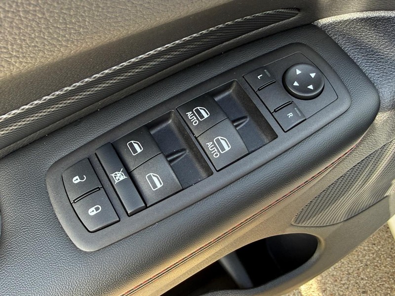 Dodge Durango Vehicle Image 21