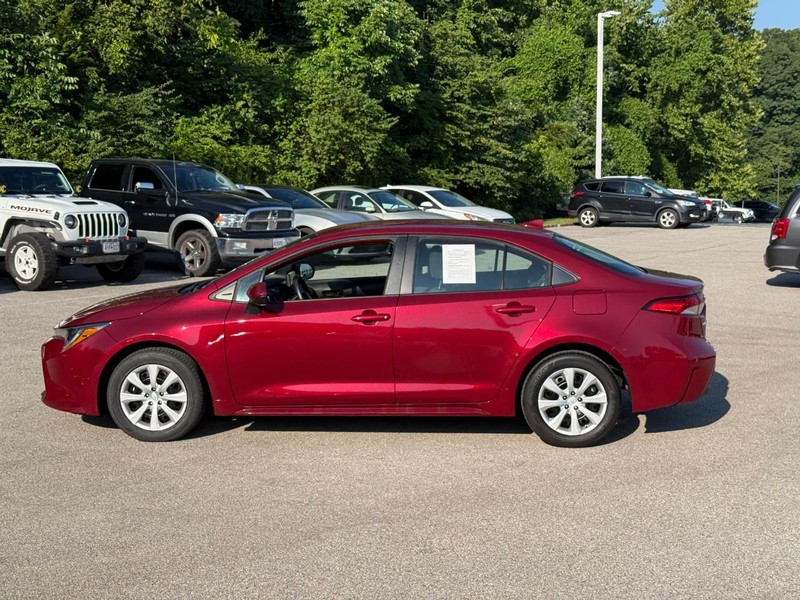 Toyota Corolla Vehicle Full-screen Gallery Image 2