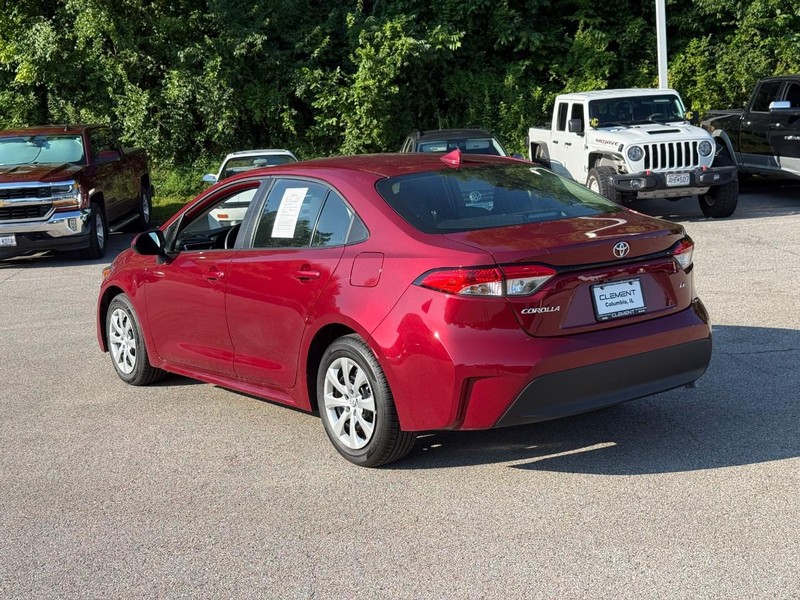 Toyota Corolla Vehicle Full-screen Gallery Image 3