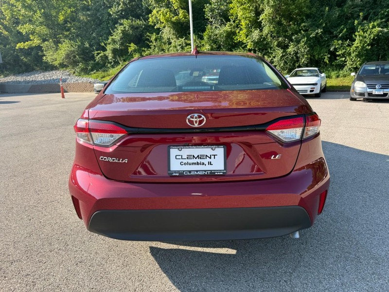 Toyota Corolla Vehicle Full-screen Gallery Image 6