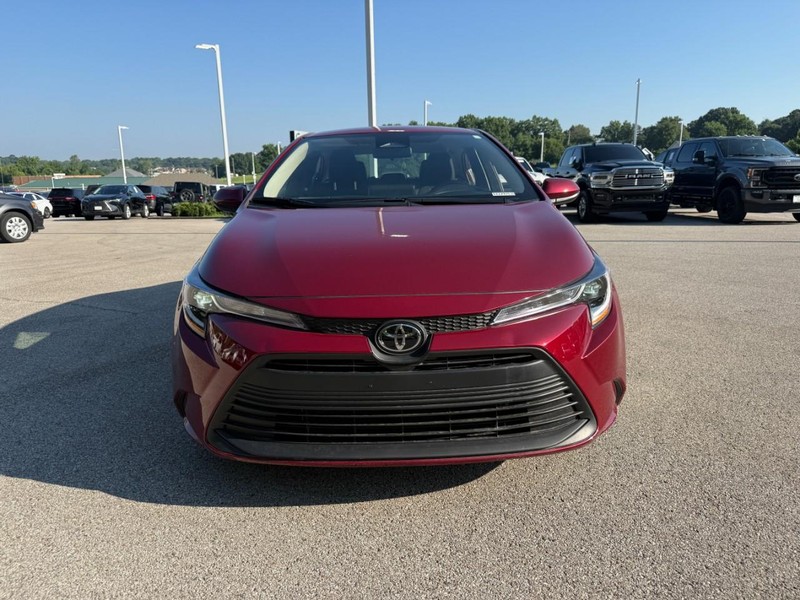 Toyota Corolla Vehicle Full-screen Gallery Image 9