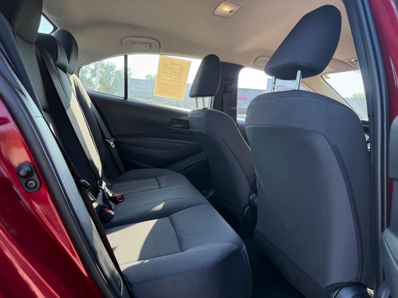 Toyota Corolla Vehicle Full-screen Gallery Image 10