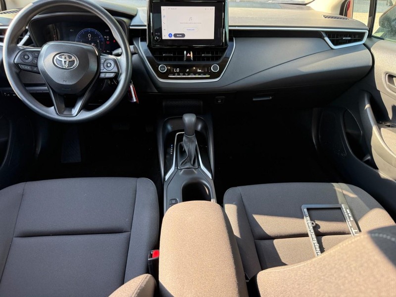 Toyota Corolla Vehicle Full-screen Gallery Image 11