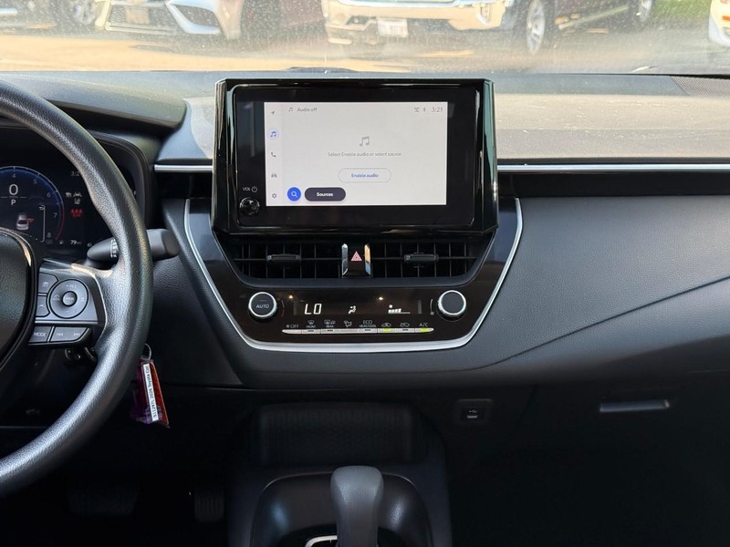 Toyota Corolla Vehicle Full-screen Gallery Image 13