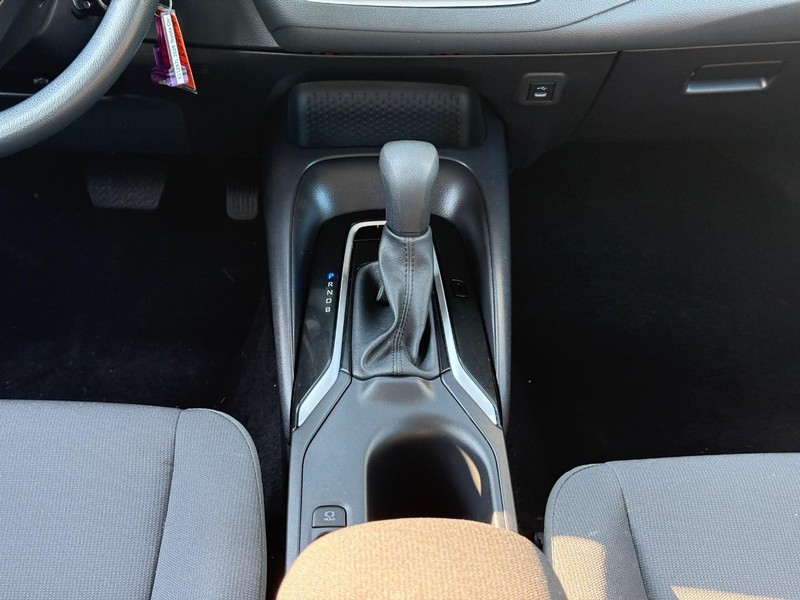 Toyota Corolla Vehicle Full-screen Gallery Image 15