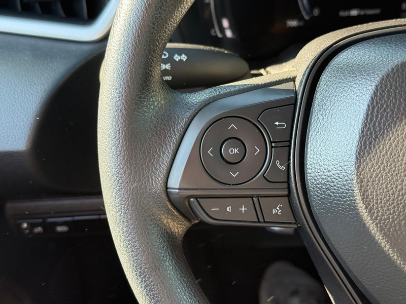 Toyota Corolla Vehicle Full-screen Gallery Image 19