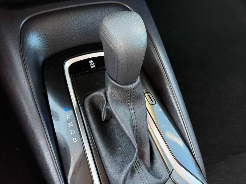 Toyota Corolla Vehicle Full-screen Gallery Image 21