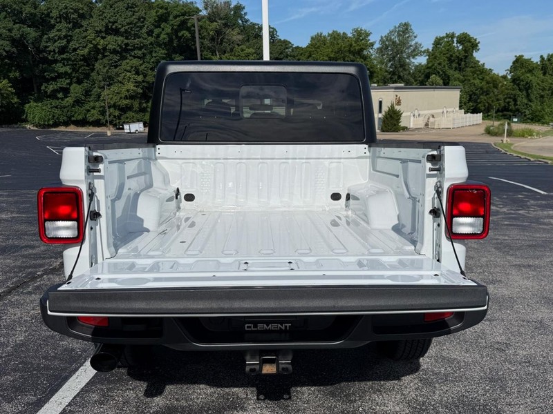 Jeep Gladiator Vehicle Image 05