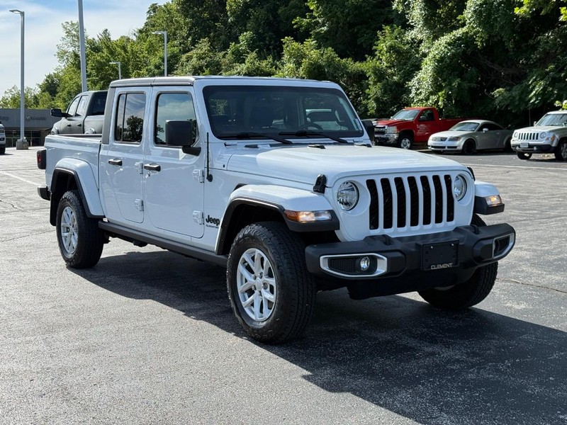 Jeep Gladiator Vehicle Image 12
