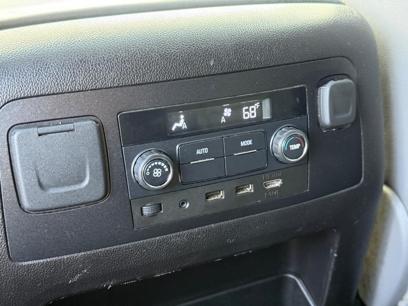 Chevrolet Tahoe Vehicle Image 16