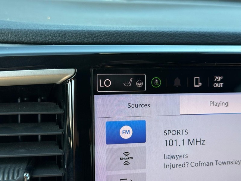 Chrysler Pacifica Vehicle Full-screen Gallery Image 23