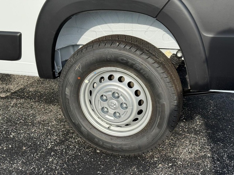 Ram ProMaster Cargo Van Vehicle Full-screen Gallery Image 4