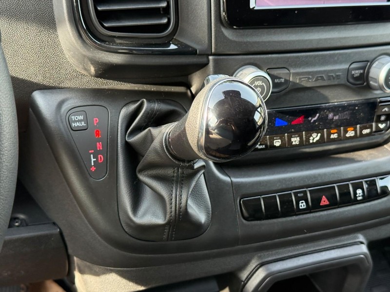 Ram ProMaster Cargo Van Vehicle Full-screen Gallery Image 9