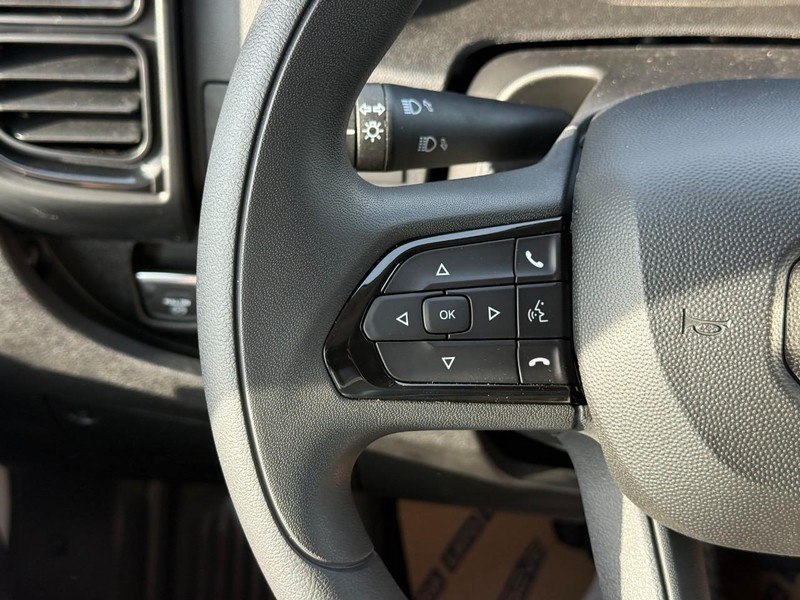 Ram ProMaster Cargo Van Vehicle Full-screen Gallery Image 5
